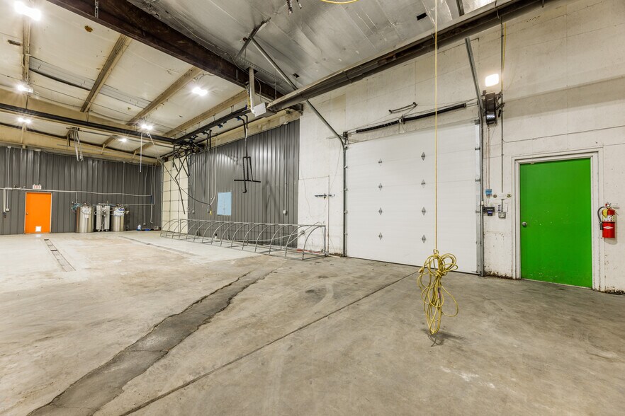 More Photos Of 535 W Poplar St, Fayetteville Warehouse For Lease