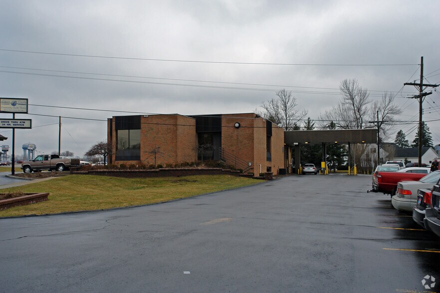 More Photos Of 1675 N Lapeer Rd, Lapeer Bank For Sale