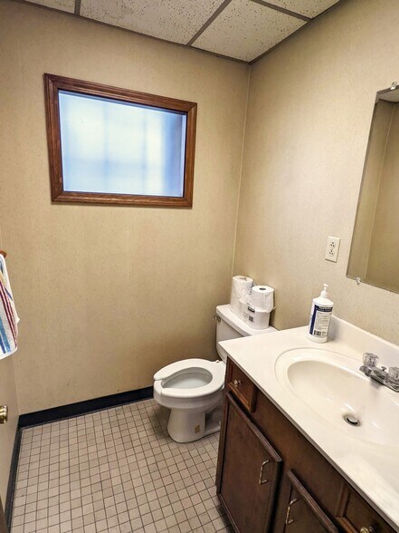 More Photos Of 2706 W 11th St, Little Rock Light Manufacturing For Sale