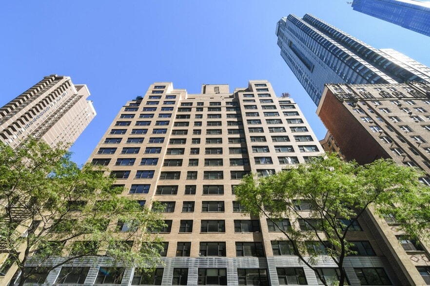 More Photos Of 330 W 58th St, New York Apartments For Lease