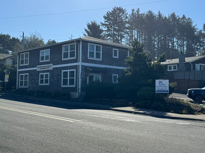 More Photos Of 2210 NE 22nd St, Lincoln City Office For Lease
