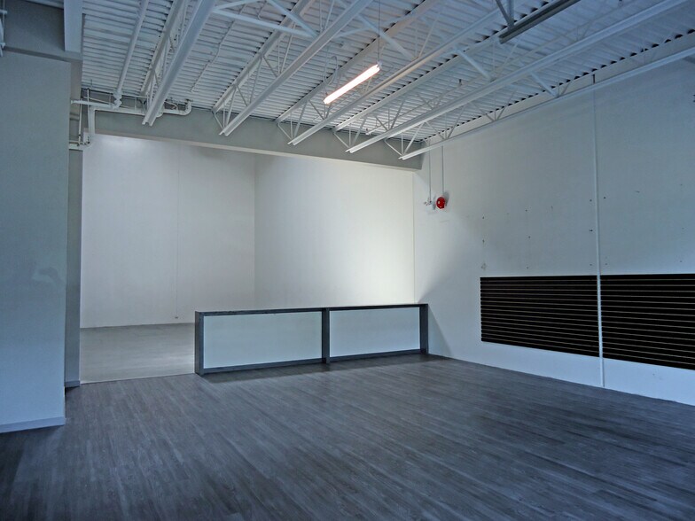 More Photos Of 8257 92nd St, Delta Warehouse For Lease