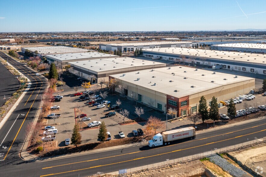 More Photos Of 1070 Aviator Dr, Vacaville Warehouse For Lease
