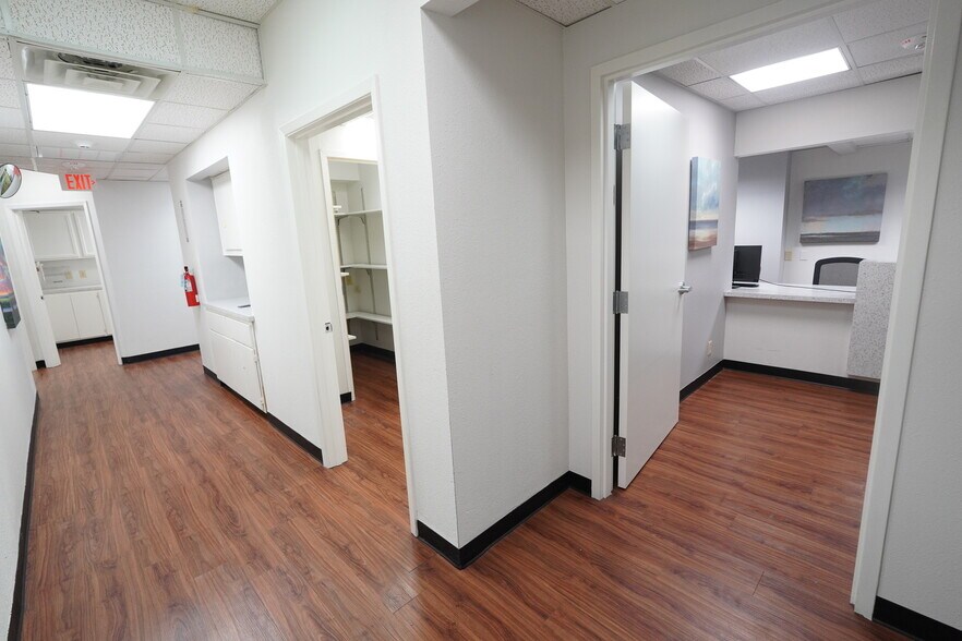 More Photos Of 12501 Judson Rd, San Antonio Medical For Lease