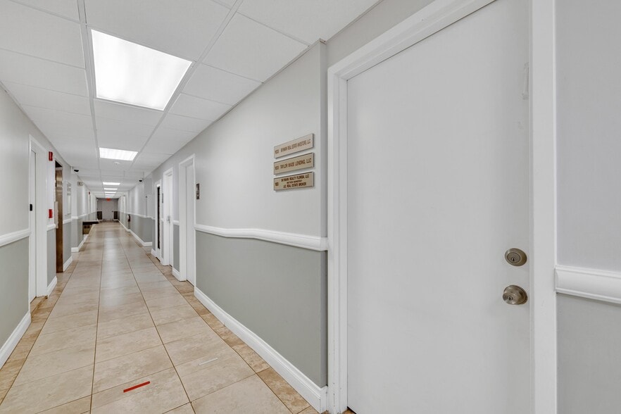 More Photos Of 1400 E Oakland Park Blvd, Oakland Park Medical For Lease
