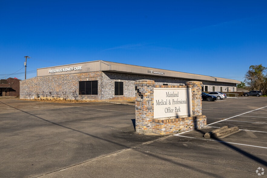 More Photos Of 8900 Emmett F Lowry Expy, Texas City Office For Lease