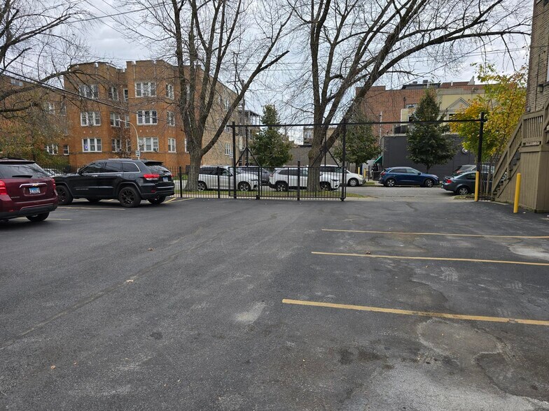 More Photos Of 3034-3040 W Montrose Ave, Chicago Multifamily For Sale