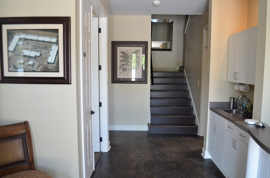 More Photos Of 326 Browns Cove Rd, Ridgeland Office For Sale