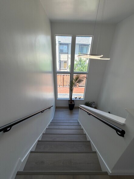 More Photos Of 19830 Lake Chabot Rd, Castro Valley Medical For Lease