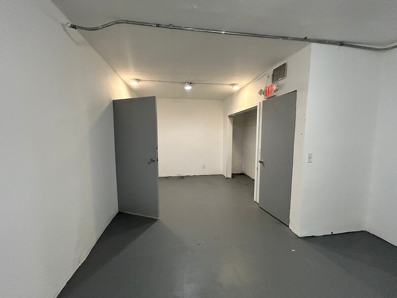 More Photos Of 1100 S Dixie Hwy, Hollywood Freestanding For Sale