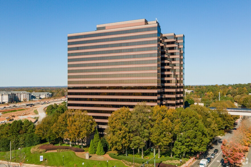 More Photos Of 1000 Abernathy Rd NE, Atlanta Office For Lease