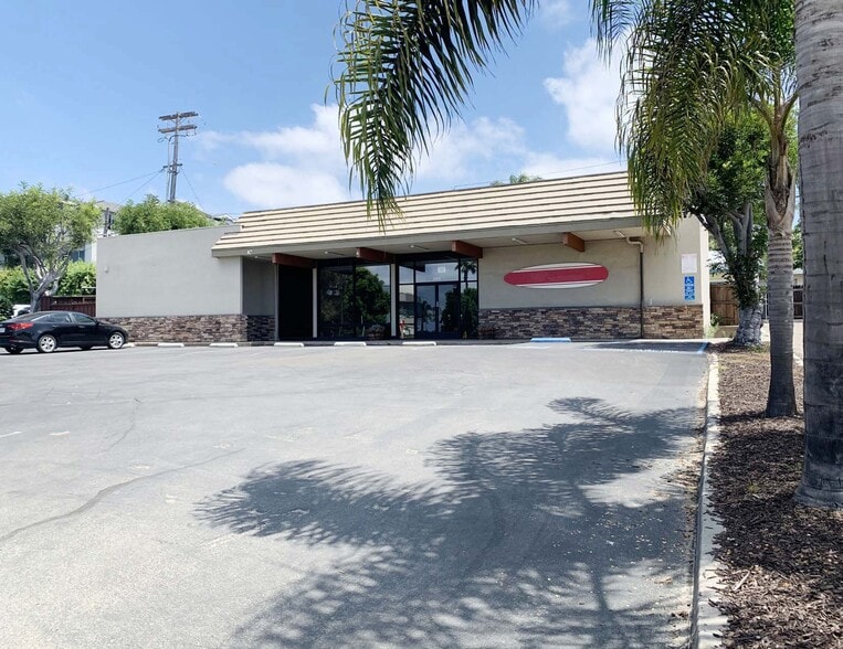 More Photos Of 2009 Newcastle Ave, Cardiff By The Sea Freestanding For Lease