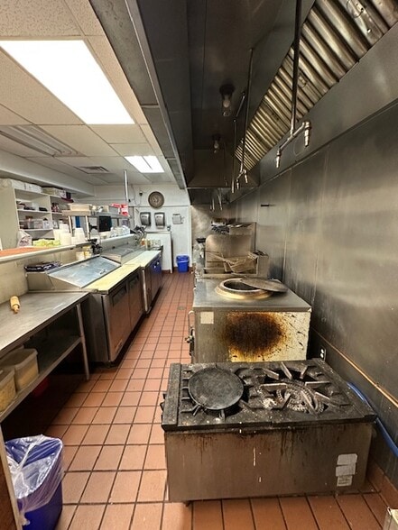 More Photos Of 8810 S Maryland Pky, Las Vegas Freestanding For Lease