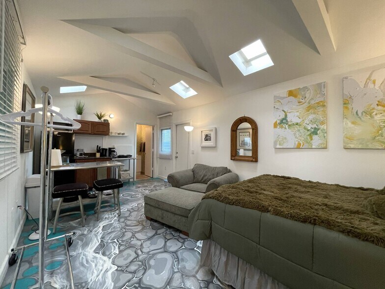 More Photos Of 118 NW 24th St, Miami Apartments For Sale
