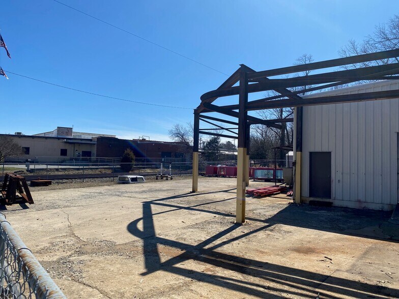 More Photos Of 501 Prospect St, High Point Manufacturing For Lease