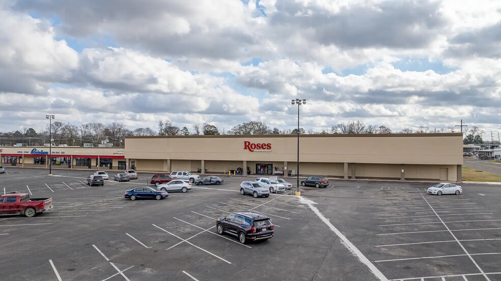 Primary Photo Of 1900-2020 Louisville Ave, Monroe General Retail For Lease
