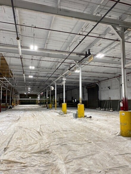 More Photos Of 2020 15th St, Columbus Manufacturing For Lease