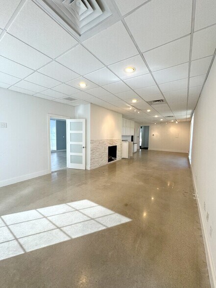 More Photos Of E Skelly Dr & S Lewis, Tulsa Office For Lease