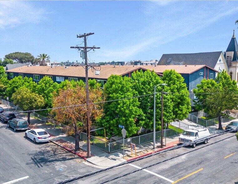 More Photos Of 2202-2208 Michigan Ave, Los Angeles Apartments For Sale