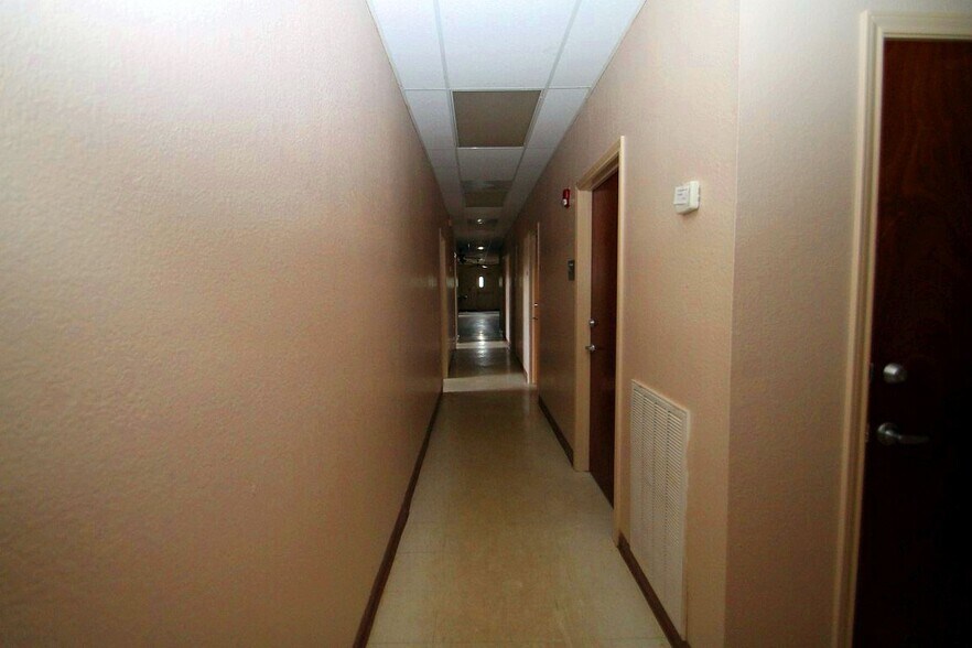 More Photos Of 382 W Main St, Raymondville Office For Sale