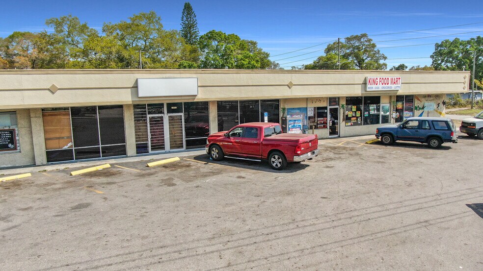 More Photos Of 1952 49th St S, Saint Petersburg Storefront For Sale