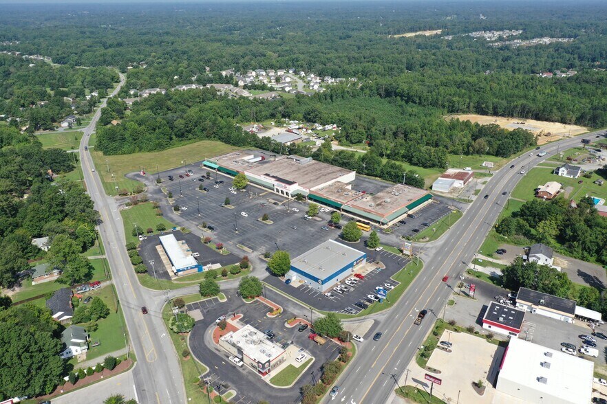 More Photos Of 1404-1428 National Hwy, Thomasville Supermarket For Sale