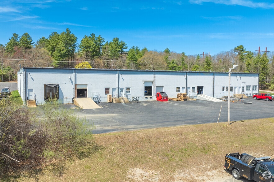 More Photos Of 1 Kenwood Cir, Franklin Manufacturing For Lease