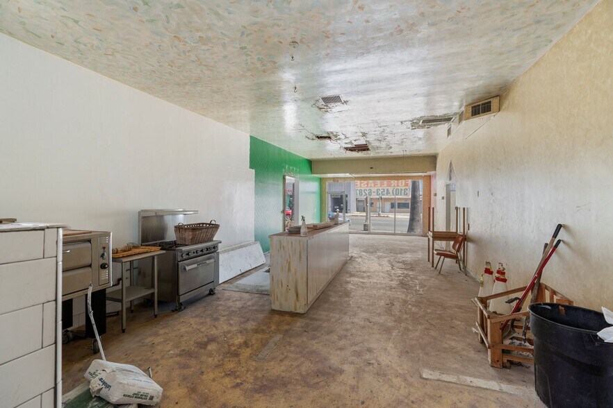 More Photos Of 3115-3125 Santa Monica Blvd, Santa Monica Storefront Retail Office For Sale