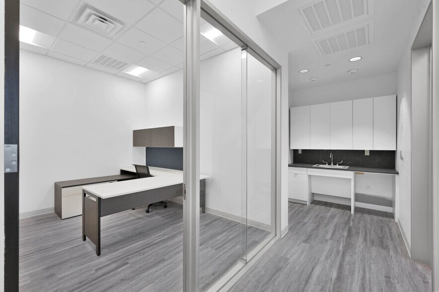 More Photos Of 24527 Gosling Rd, Spring Flex For Lease