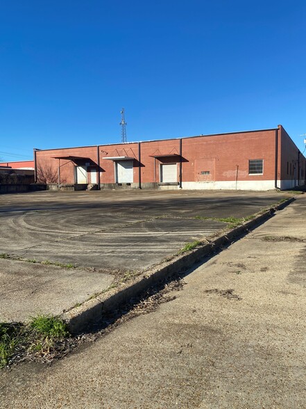 Primary Photo Of 835 S Congress St, Jackson Warehouse For Sale