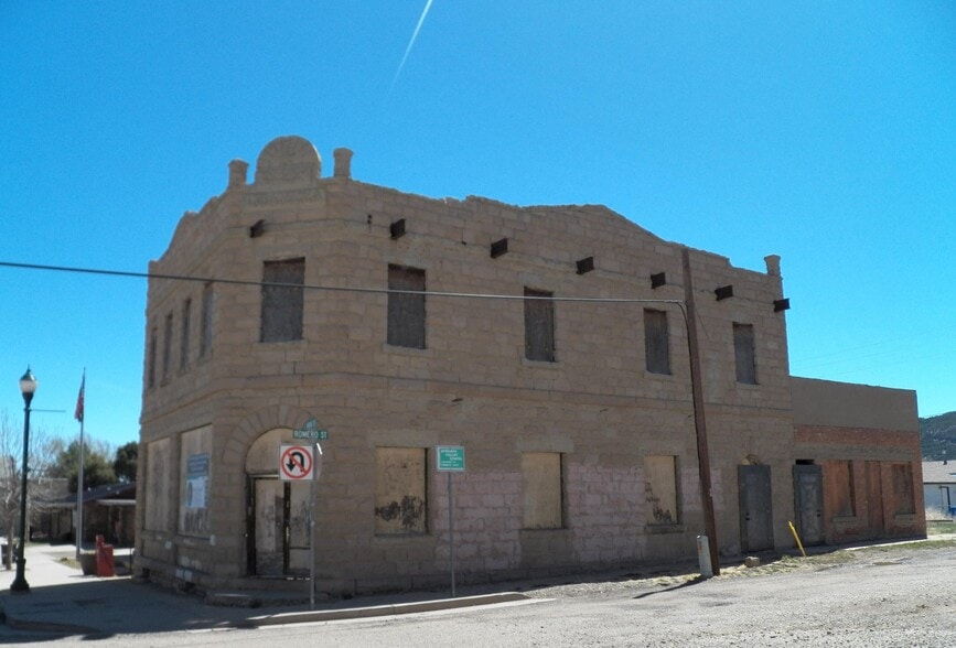 More Photos Of 102 E Main St, Aguilar Specialty For Sale