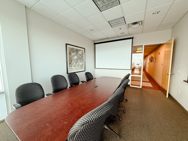 More Photos Of 5660 E Franklin Rd, Nampa Office For Lease