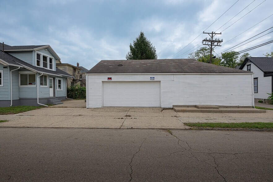 More Photos Of 3000 E 3rd St, Dayton Storefront Retail Residential For Sale