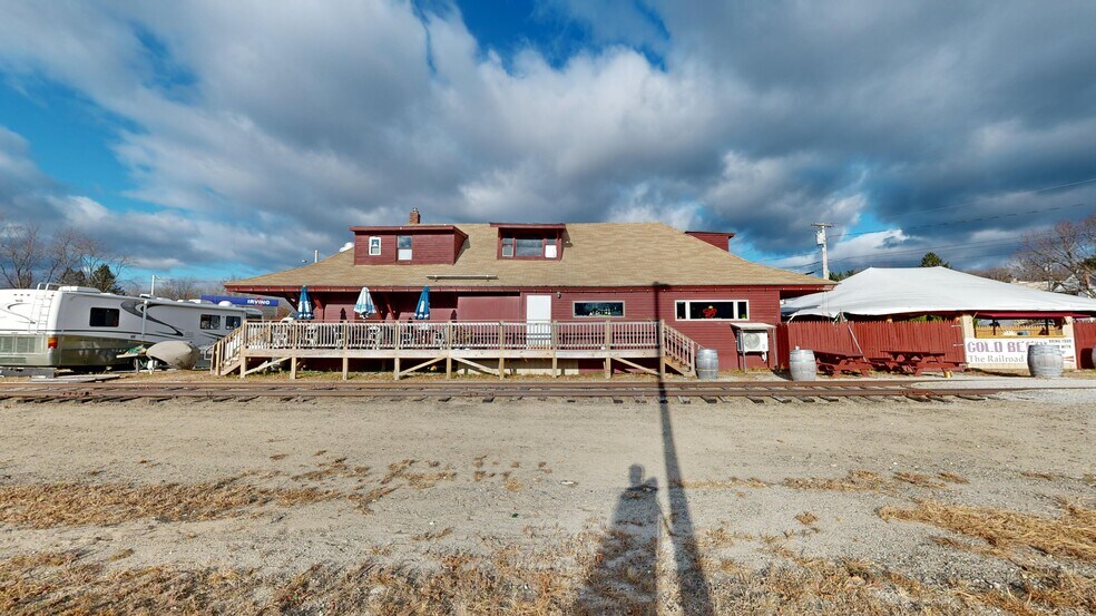 More Photos Of 695 Lisbon St, Lisbon Restaurant For Sale