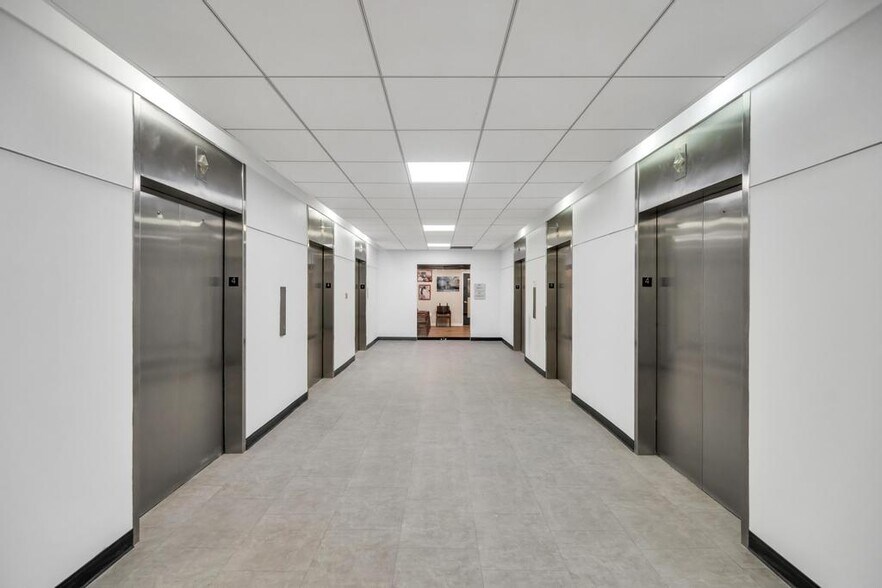More Photos Of 1 Old Country Rd, Carle Place Office For Lease