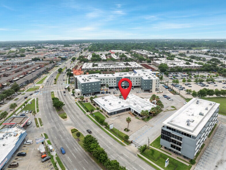 More Photos Of 6430 Hillcroft Ave, Houston Office For Sale