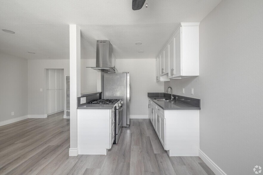 More Photos Of 1628 W 218th St, Torrance Apartments For Sale