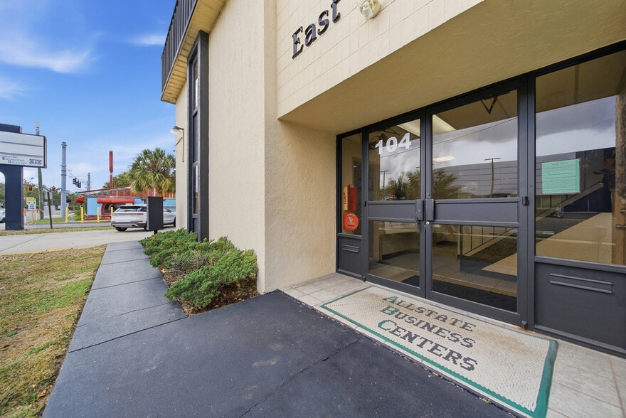 More Photos Of 104 E Fowler Ave, Tampa Office For Sale