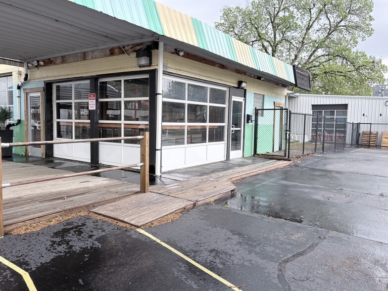 More Photos Of 4225 S Peoria Ave, Tulsa Freestanding For Sale