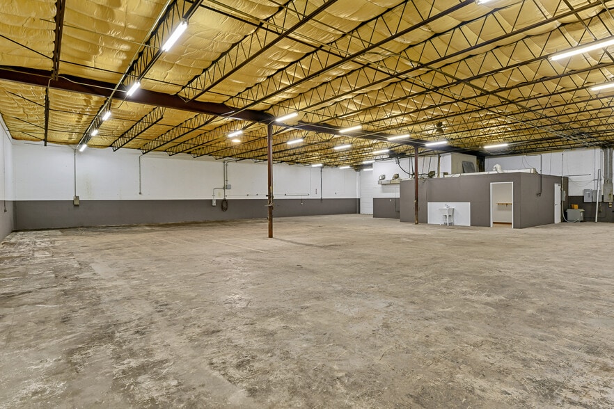 More Photos Of 1053 Grubb St, San Antonio Service For Lease