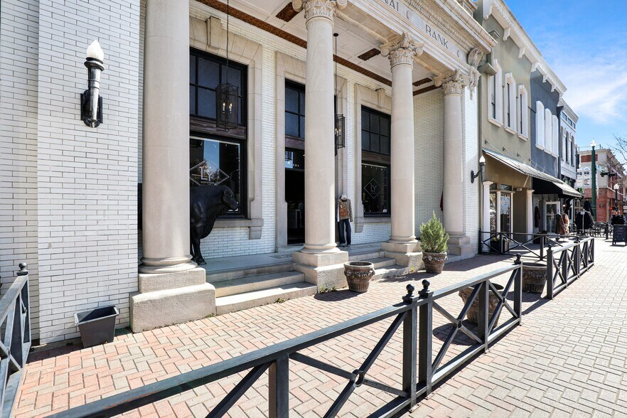More Photos Of 110 N Tennessee St, McKinney Storefront Retail Office For Lease