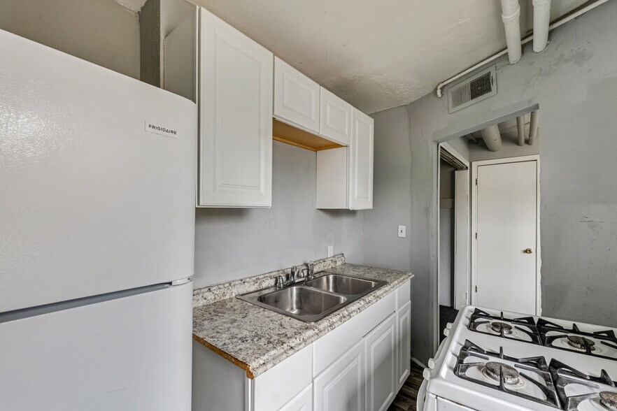 More Photos Of 2214 W Hopkins St, Milwaukee Apartments For Sale