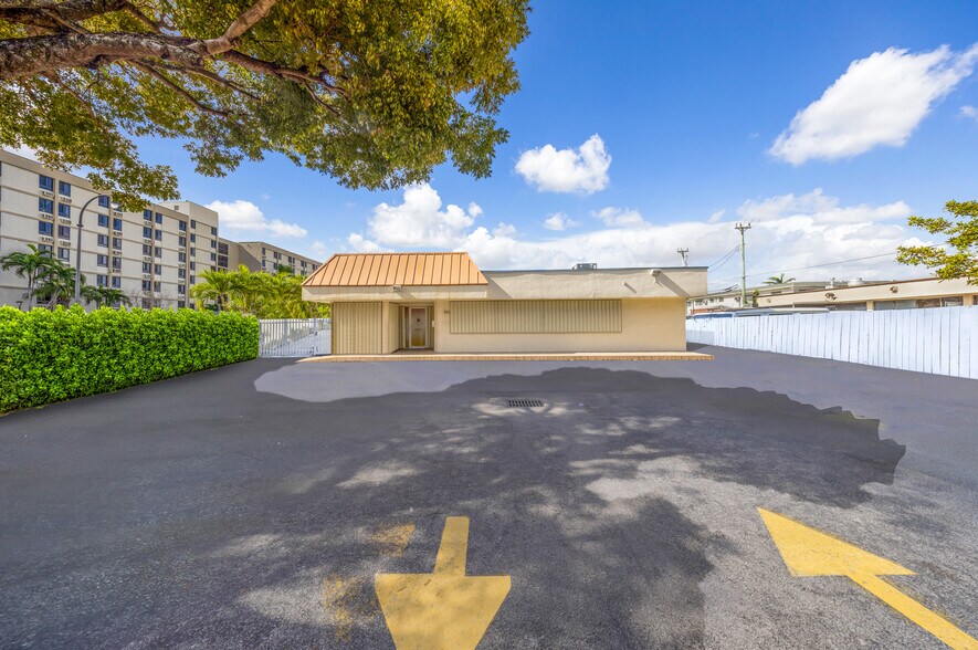 More Photos Of 700 E 1st Ave, Hialeah Medical For Lease