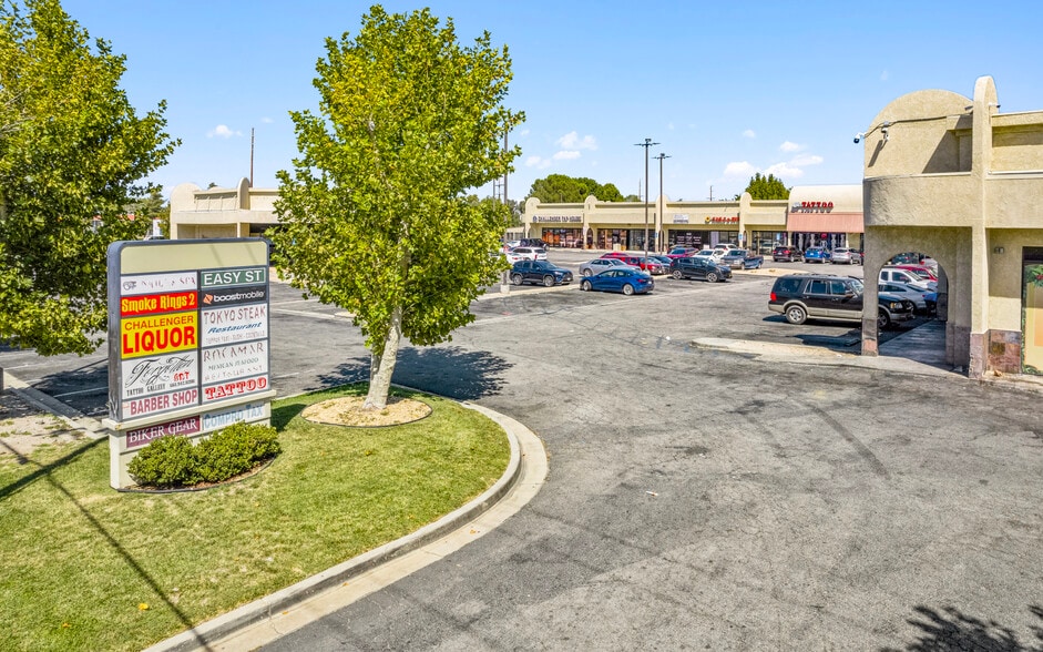 More Photos Of 1000-1044 E Avenue K, Lancaster Unknown For Lease