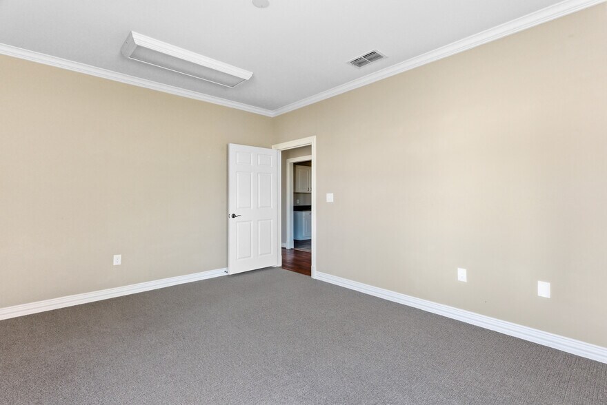 More Photos Of 8951 Collin McKinney Pky, McKinney Unknown For Lease