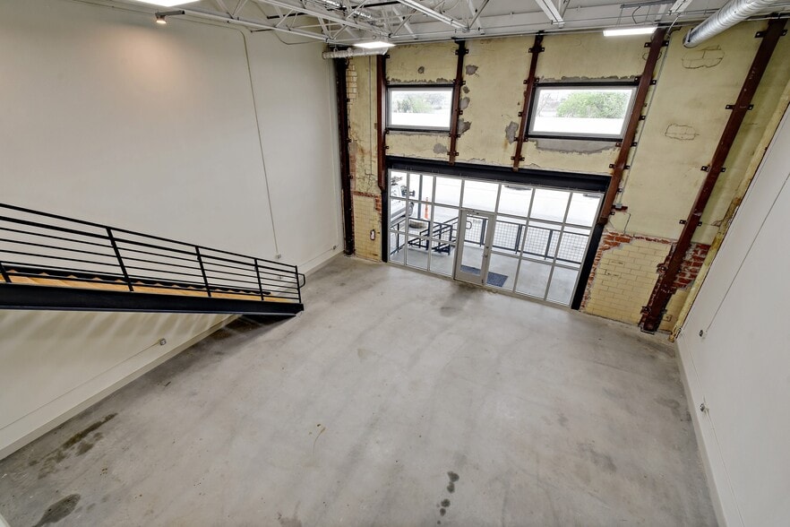 More Photos Of 215 Coca Cola Pl, San Antonio Apartments For Lease