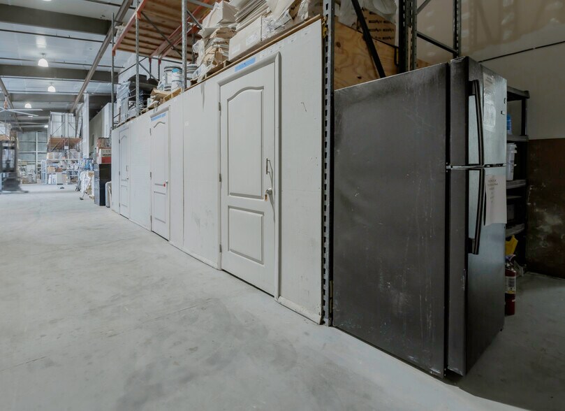 More Photos Of 4677 118th Ave N, Clearwater Manufacturing For Sale