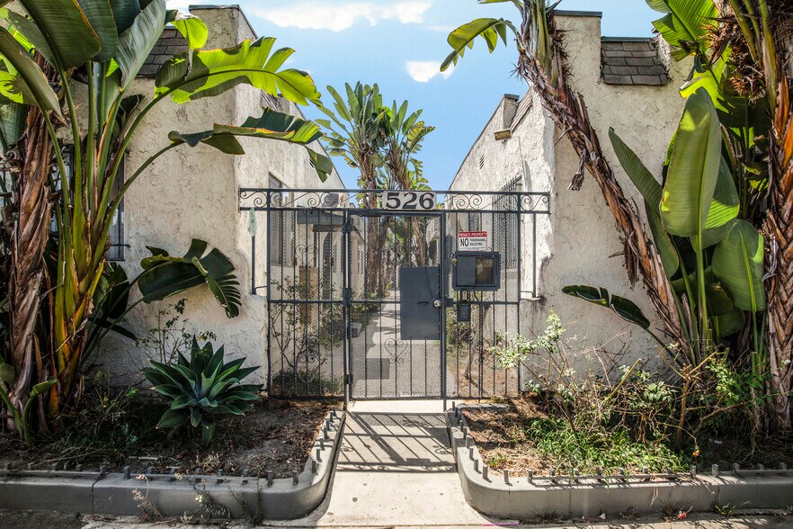 More Photos Of 526-534 W 47th St, Los Angeles Apartments For Sale