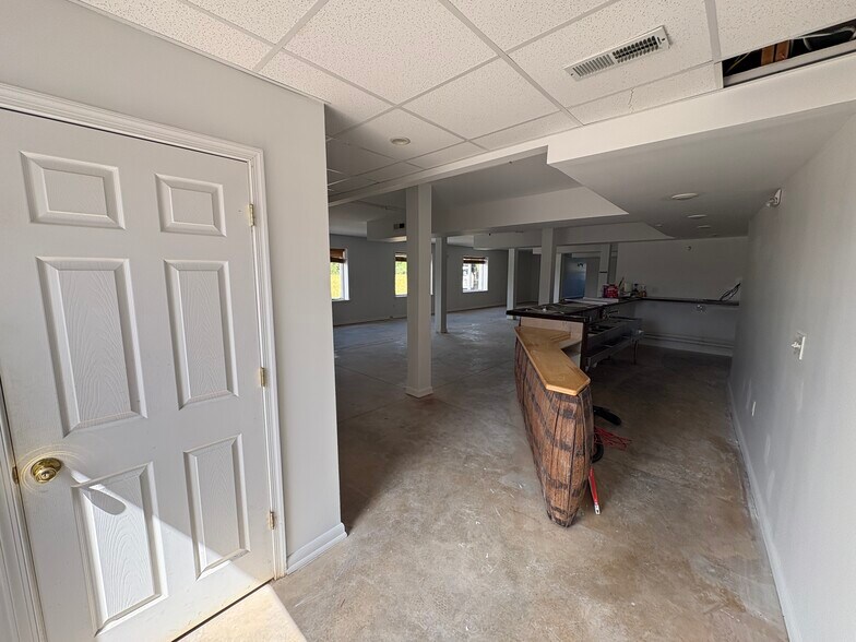 More Photos Of 32191 Nassau Rd, Lewes Freestanding For Lease