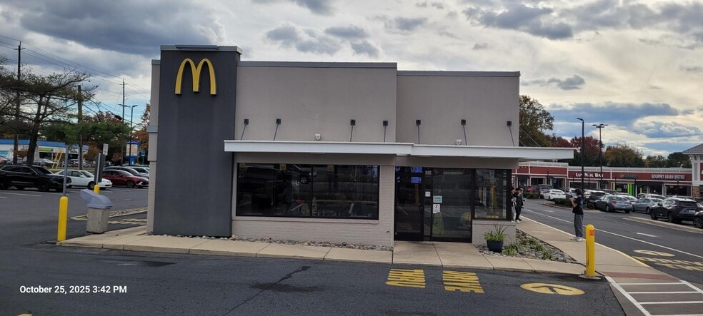 More Photos Of 7200 Muncaster Mill Rd, Rockville Unknown For Lease
